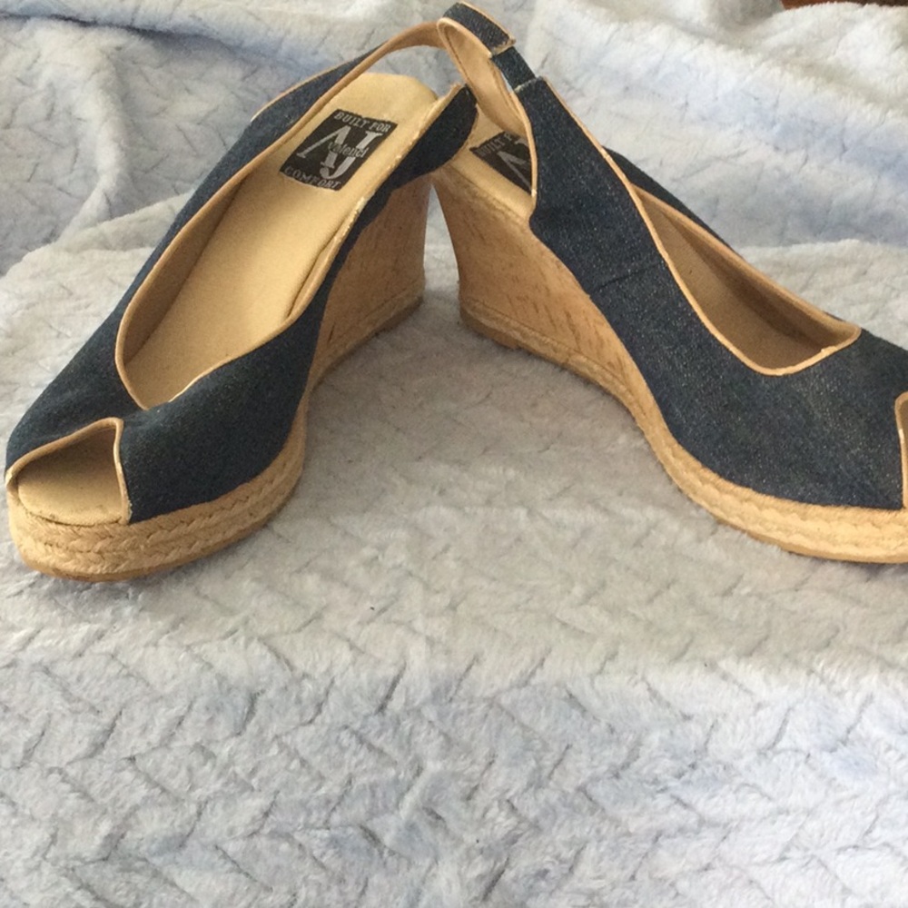Sandals/blue Denim/never worn